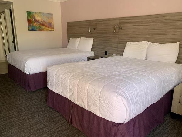 2 Queen Beds Nonsmoking Photo 1
